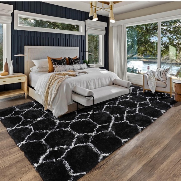 Soft Fuzzy Rug New - Picture 5 of 6